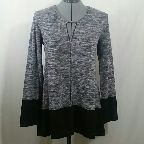 Max Studio Sweaters - MAX STUDIO Oversized Gray & Black Sweater Size M